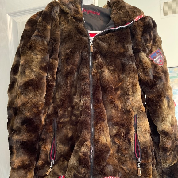 Almqwand - Picture 1 of 2